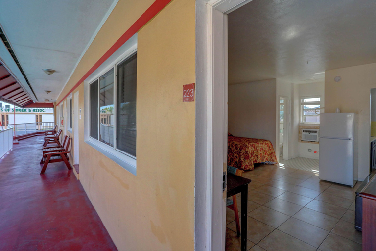 Others 5, Beach and Town Motel, Broward