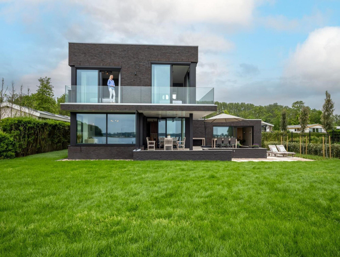 Garden 4, Attractive Villa With Jetty, Noord-Beveland