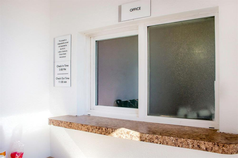 Bathroom 4, Rodeway Inn Old Town Scottsdale, Maricopa