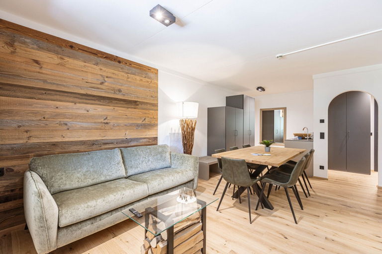 Living area, Suite in Saalbach Near ski Area, Zell am See