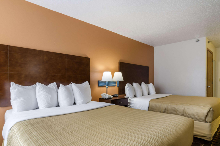 Bedroom 3, Quality Inn Osceola, Clarke