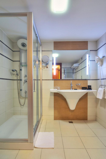 Bathroom 5, Podgorica