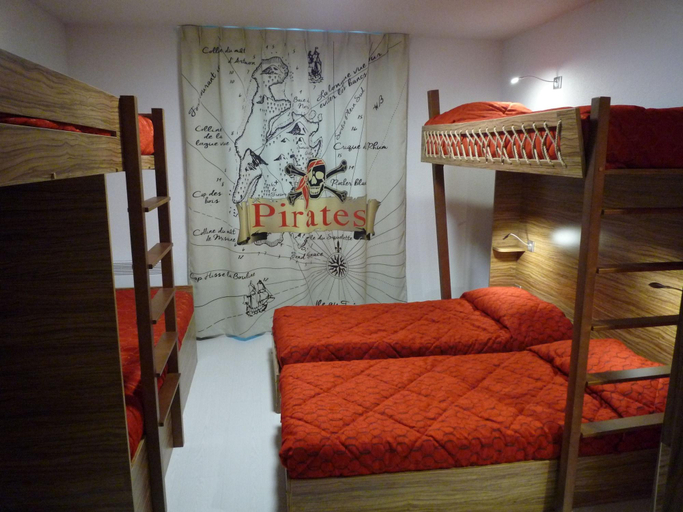 Bedroom 4, Hotel du Parc - Pirates, Vienne