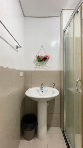 Bathroom 3, Cozy Condo in Beacon Tower Makati, Makati City