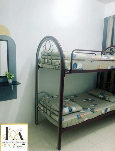 Bedroom 2, CAMERON LADY ANI Homestay Apartment for MUSLIM, Cameron Highlands