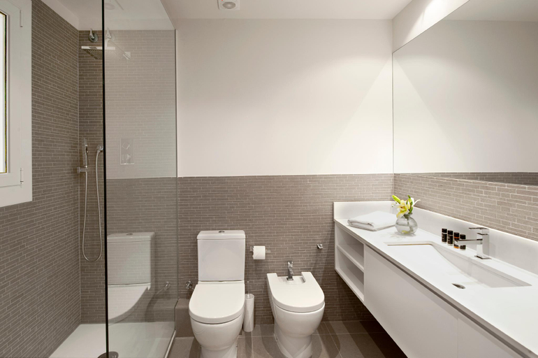 Bathroom 3, Aspasios Rambla Catalunya Suites, Barcelona