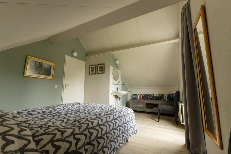 Room 2, Cosy Holiday Home With Garden, Beuningen