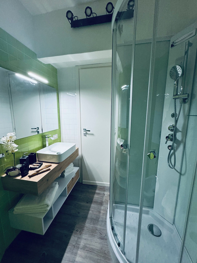 Bathroom, MILUAR Relais - Donnaregina, Napoli