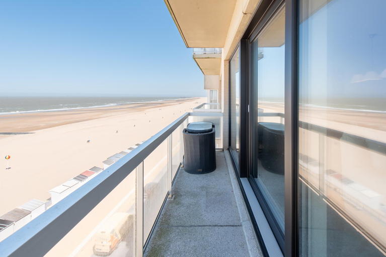 Balcony 4, Apartment With a top Location in Mariakerke, West-Vlaanderen