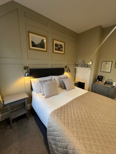 Bedroom 2, The Plough Itchen Abbas, Hampshire