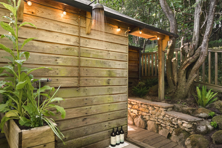 Room 2, The Hut Rawsons in Levens, Cumbria