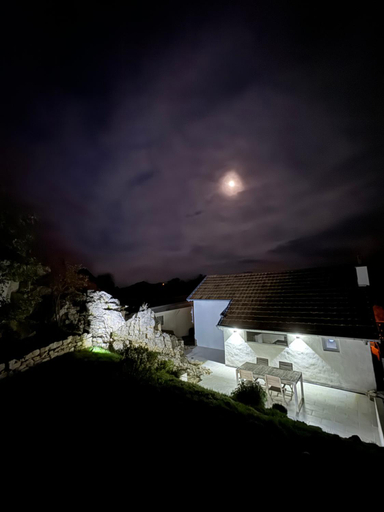 3, Maison au bord de l'eau Les Roches, Jura