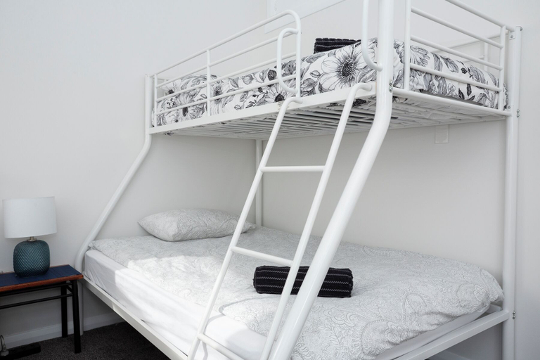 Bedroom 2, Moana Lodge - Guest House, Porirua