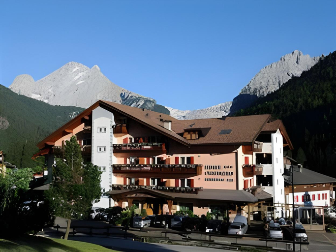 Exterior & Views 1, Hotel Cristallo, Trento