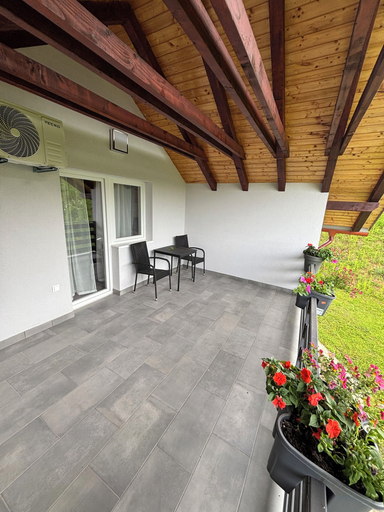 Others 5, Estate Pavlić, Rakovica
