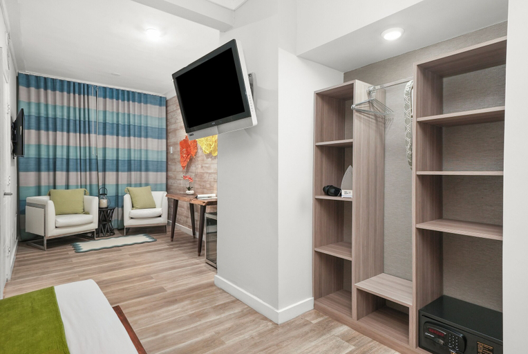 Bedroom 3, Chesterfield Hotel & Suites, Miami-Dade