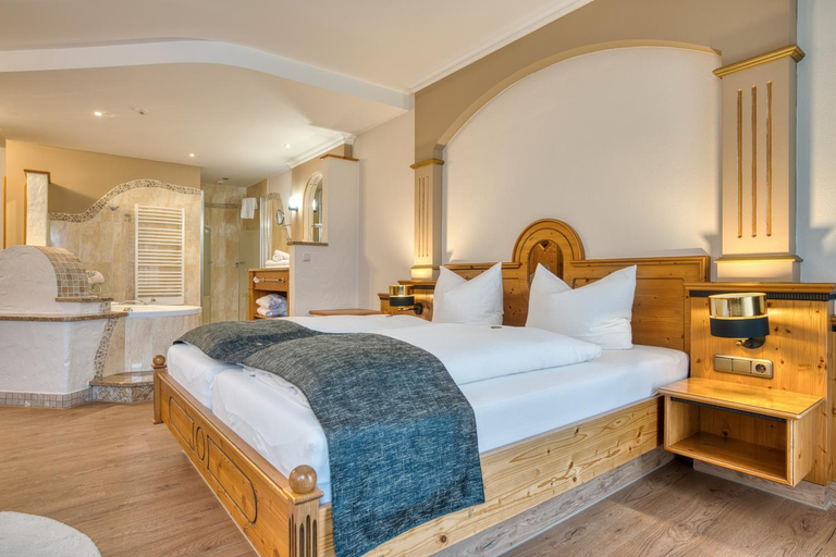 Bedroom 3, Kristall- & Vitalhotel Bergknappenhof, Regen