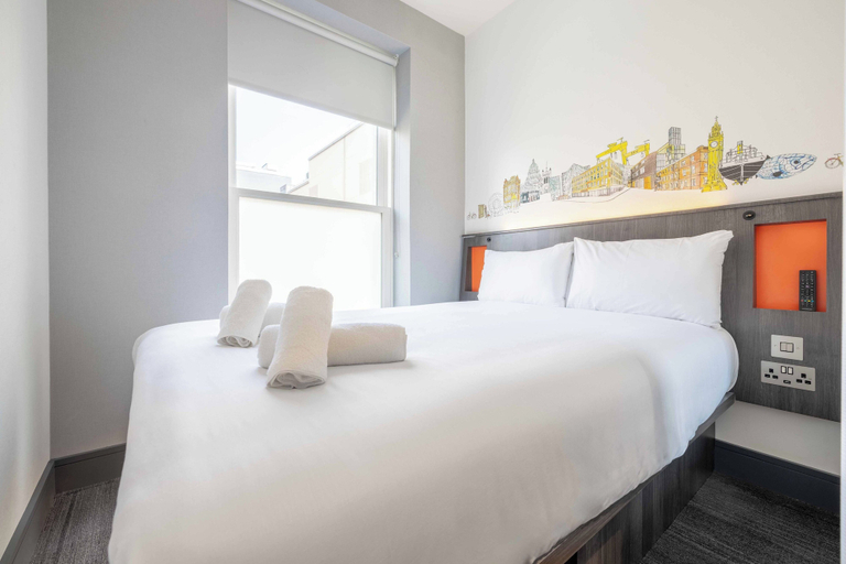 Bedroom 3, easyHotel Belfast, Belfast