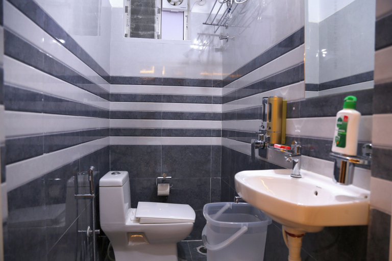 Bathroom 3, Srinivasam Studio Flat, Hyderabad