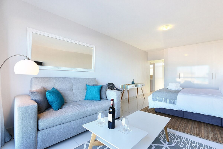 Others 4, Blouberg Heights 202, City of Cape Town