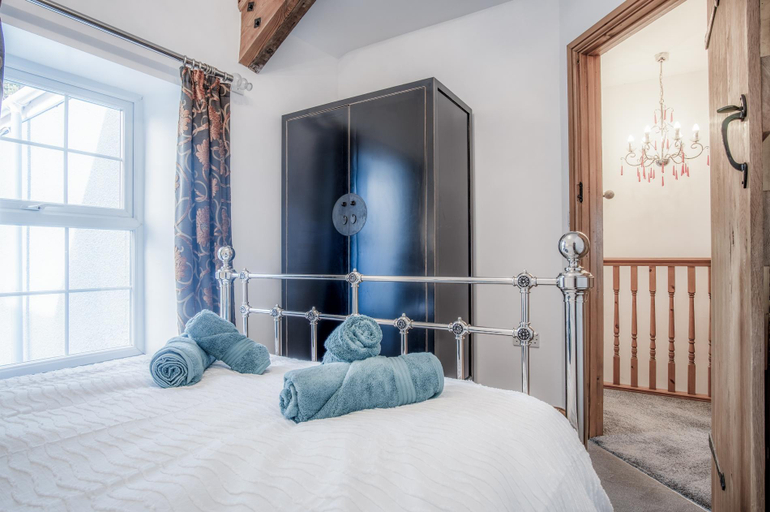 Bedroom 2, Sea View - 2 Bedroom Cottage - Wisemans Bridge - Saundersfoot, Pembrokeshire