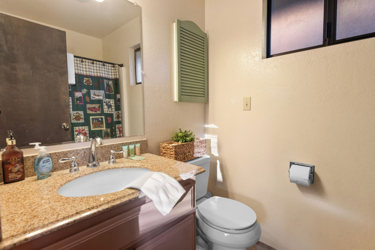 Bathroom, Cozy Cabin, San Bernardino