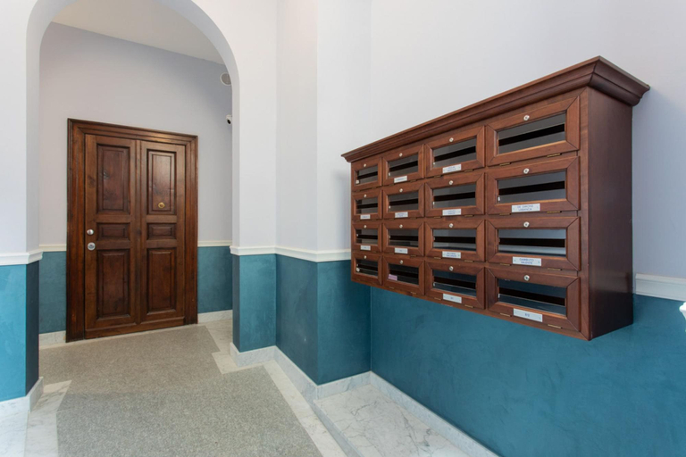 Room 2, Rosso di San Salvario by Wonderful Italy, Torino