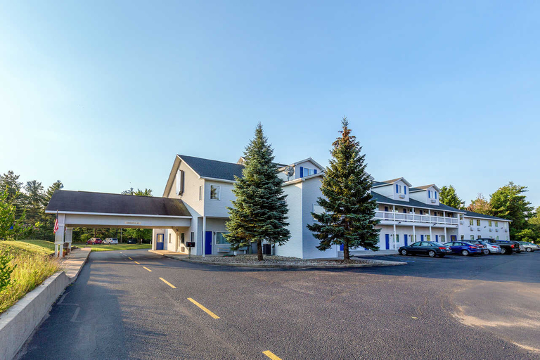 Exterior & Views 2, Rodeway Inn Lake Michigan, Mason