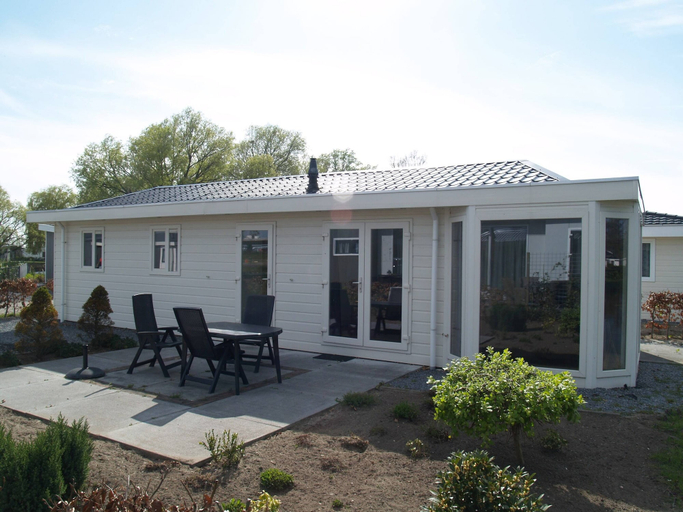 Others 1, Comfortable Chalet Near Brunssummerheide, Heerlen