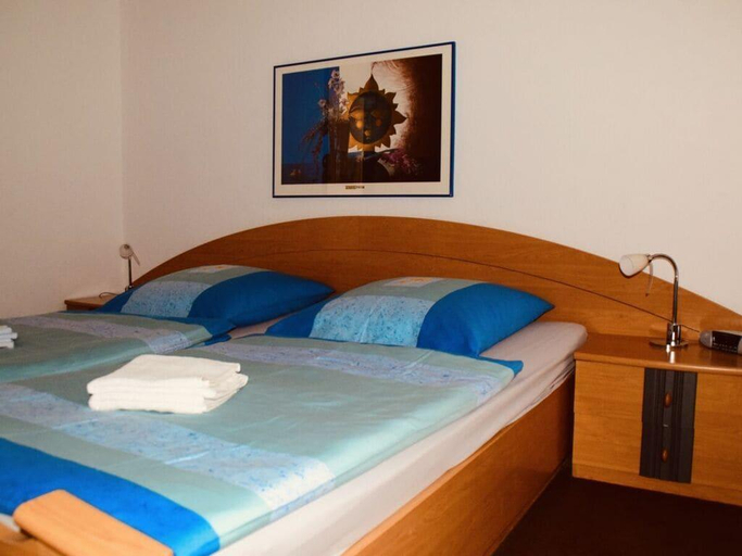 Bedroom 3, Ferienwohnung Mester mit Schwimmbad Sauna, Goslar