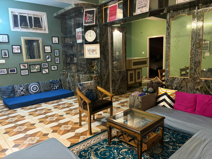 Others 4, Zu-Zu Hostel, Shimla