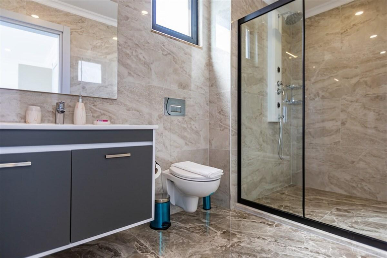 Bathroom 4, Villa Kamile Sultan Deniz manzaralı jakuzili villa, Kaş