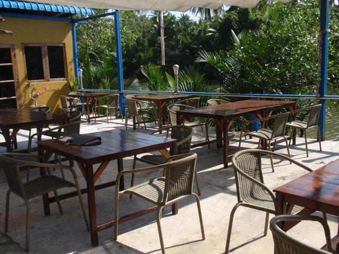 Food & Drinks 4, Promtawan Resort, Muang Surat Thani