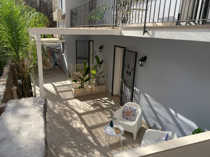Others 5, Sangue blu - apartments, Catania