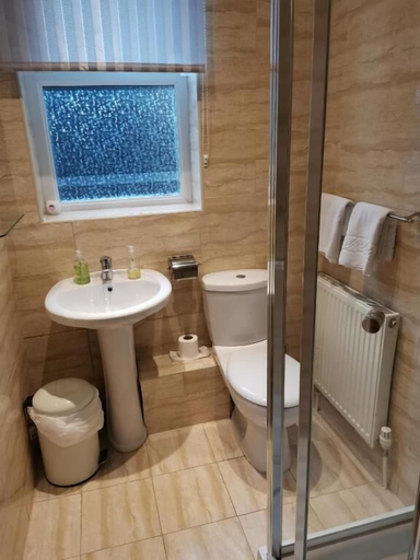 Bathroom 4, Beech Mount Hotel - Free Parking, Sefton