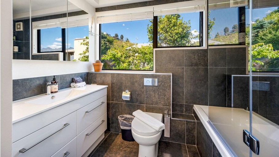 Bathroom 3, Villa Tuke |Free Parking |Fire Place|BBQ, Queenstown-Lakes