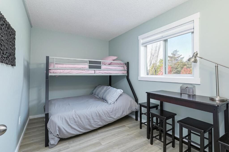 Bedroom 2, The Alpine - Central Collingwood Condo, Simcoe