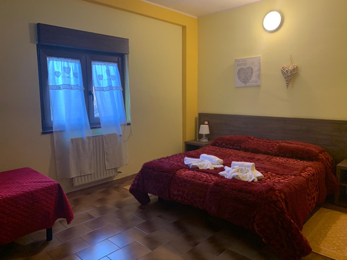 Bedroom 3, Hotel Miramonti Seulo, Nuoro