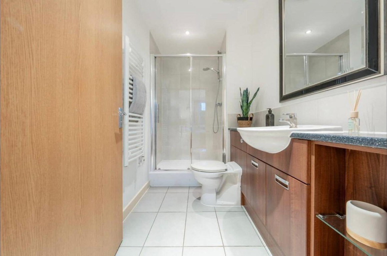 Bathroom 5, Luxurystaylong-sleeps6-freeparking-freegym-terrace, London