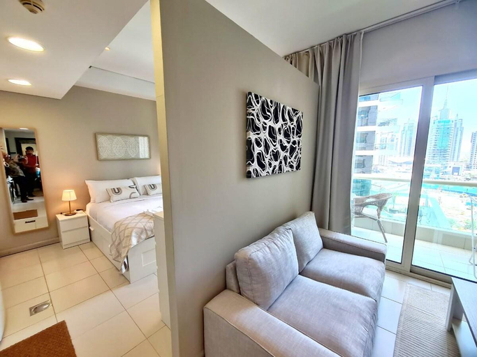 Bedroom, NR JBR Walk/Beach- Lovely Studio, Dubai