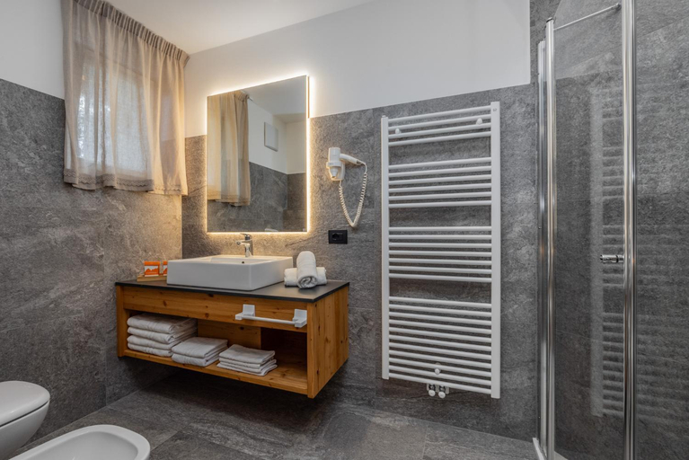 Bathroom 3, Rifugio La Montanara, Trento