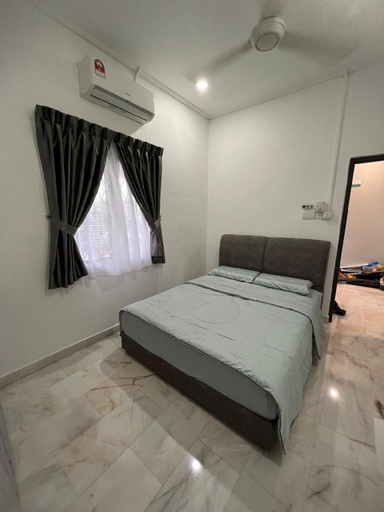 Others 5, Clean and Convenient Landed Walk to KSL 2Min, Johor Bahru