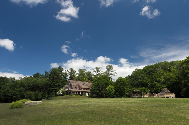 Exterior & Views 1, Inn at Lake Joseph, Sullivan