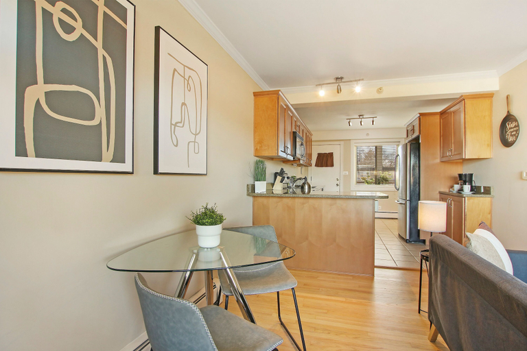 Others 4, Sunny 1BR Apt in Suburb - Salem 3C rep, Cook