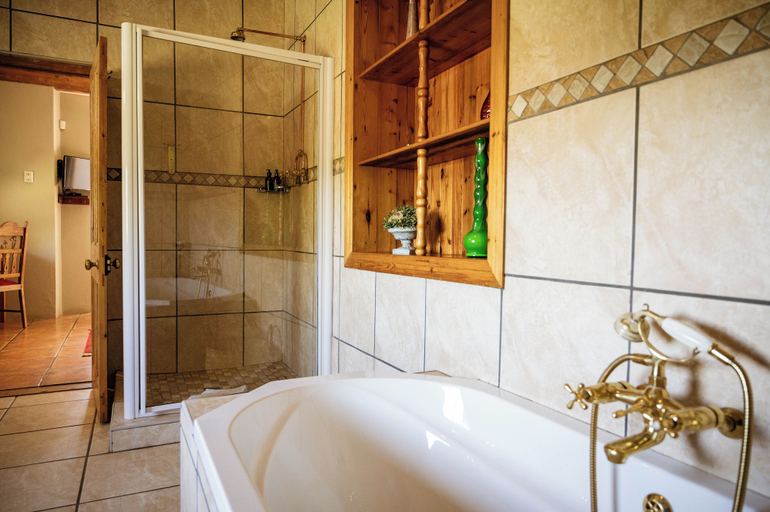 Bathroom 5, De Denne Country Guest House, Eden