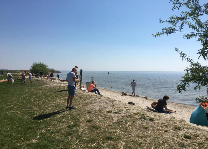 View from property 4, Sunny Apartment Directly on the Heegermeer, Wymbritseradiel