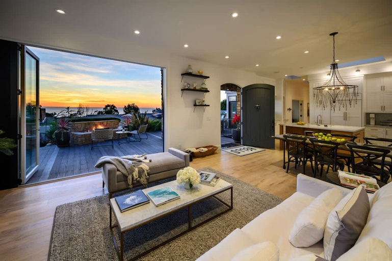 Room 2, Luxury Ocean View Escape Elegant 4BR Del Mar Home, San Diego
