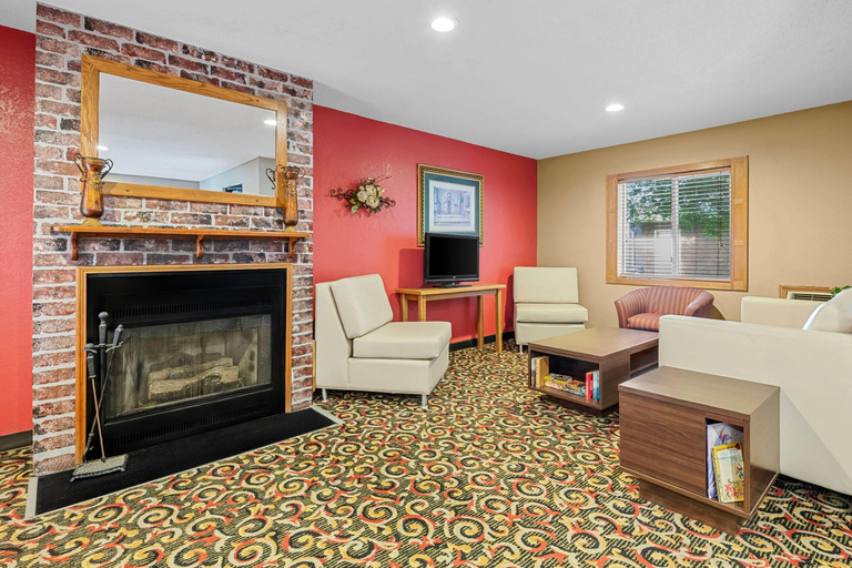 Public Area 3, Super 8 by Wyndham Blue Earth, Faribault