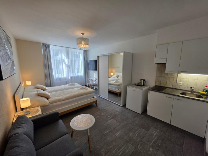 Others 4, Hotel Surselva, Plessur