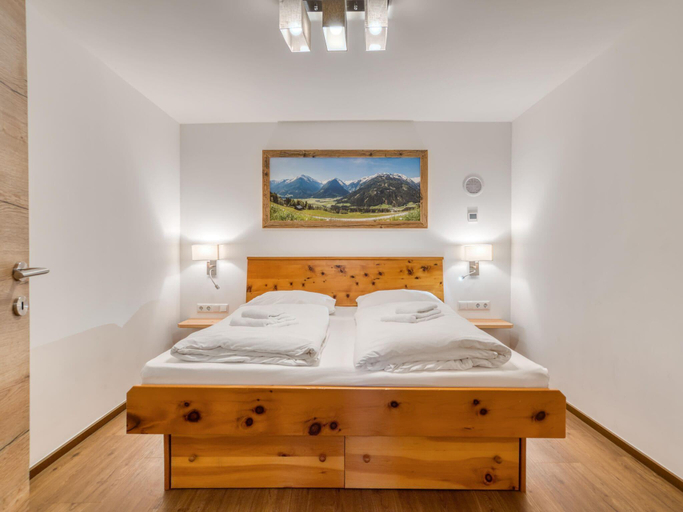 Bedroom 3, Chalet in Neukirchen with Mountain Views, Zell am See